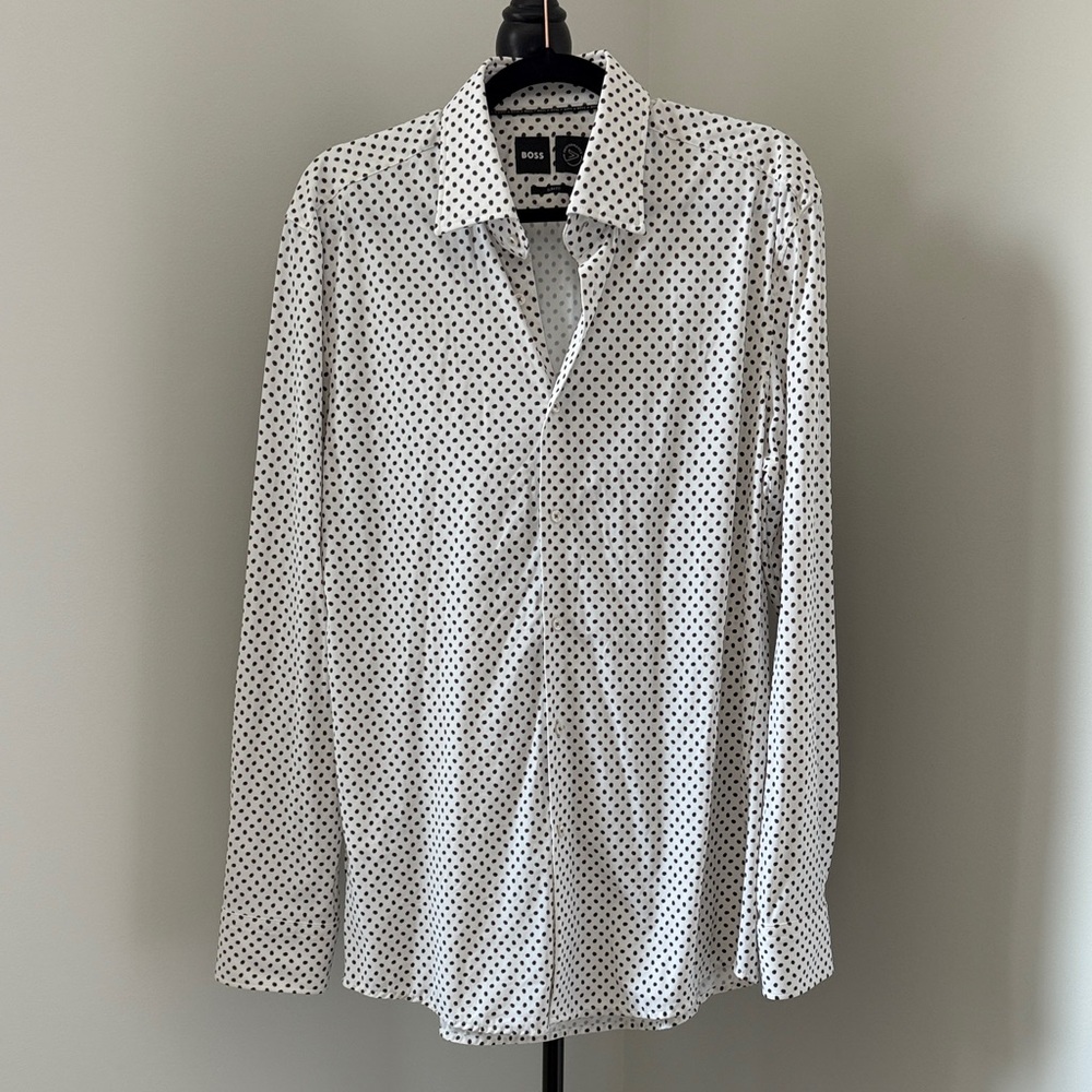 Hugo Boss Men's Brown and White Patterned Dress Shirt. Comes with the bag